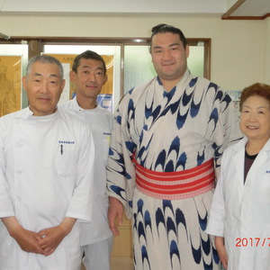 去年の7月に竜電関が当院に来ました